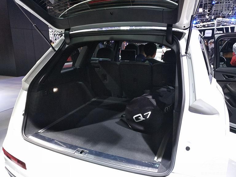 Ϊһ춯ͣ³˶صȦƣǰӰe-tronʶݡ