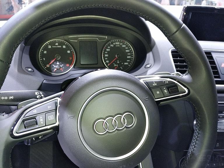 Ǳ̲˺ڵװ֡ɫָƣԵ΢ء̲ȫƤʽ๦ܷ̣䱸лƬ