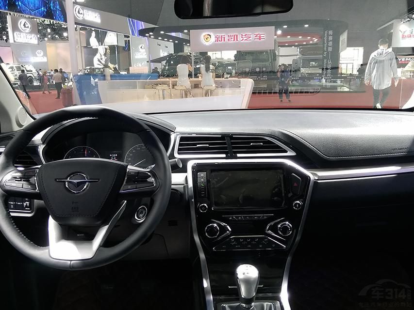 S5 Young�ĳ������߾���������ƣ�ͬʱA/B/C������ü����ȹ���������˺�ɫͿװ��