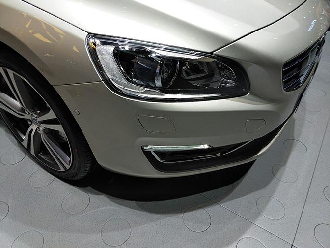 ͷ棬ע⵽ľǶƸդϸդǰƣӵĵš