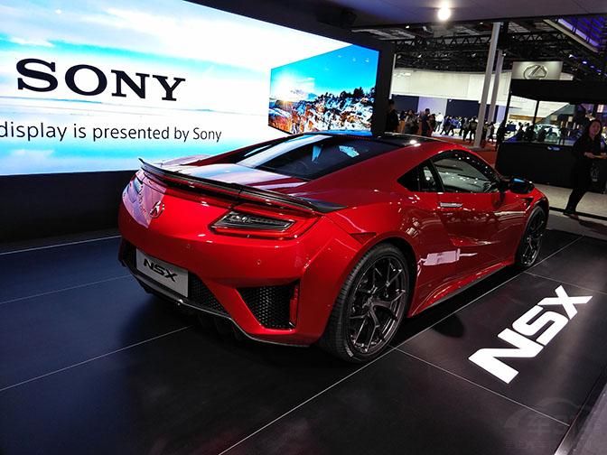 �����ĳ�β�䱸��̼��ά���ʵ������壬ͬʱ���������������ߴ�ĵײ������塣