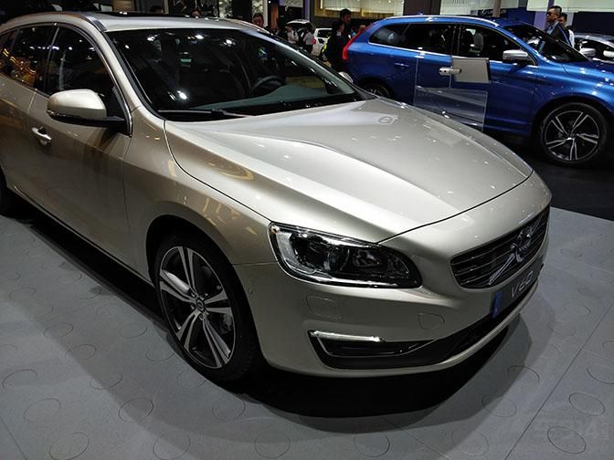 ¿ֶV60 R-DesignΧߴΪ4628mm/1865mm/1469mmﵽ2776mmϳҲΪV60ĳȲռ䡣