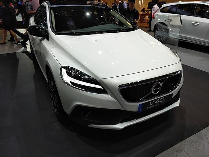 żгֶƾ˺ͶСĳܵ˺ܶŮߵϲ¿ֶV40װȫµļʽ֮LEDƣֵӾŻܵõŮѵķġ