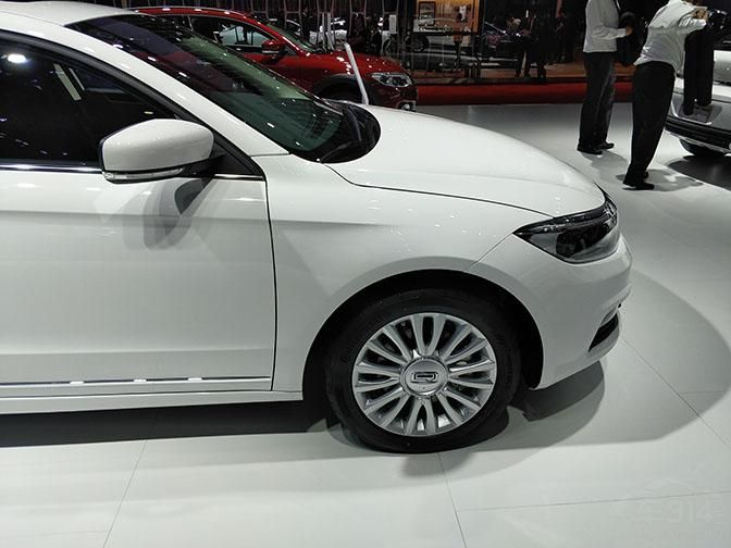 װ18Ӣ˫ɫ8Ͻ;ͺۣ̥൱Ϊ225/45 R18ContiMaxContact MC5ϵвƷ