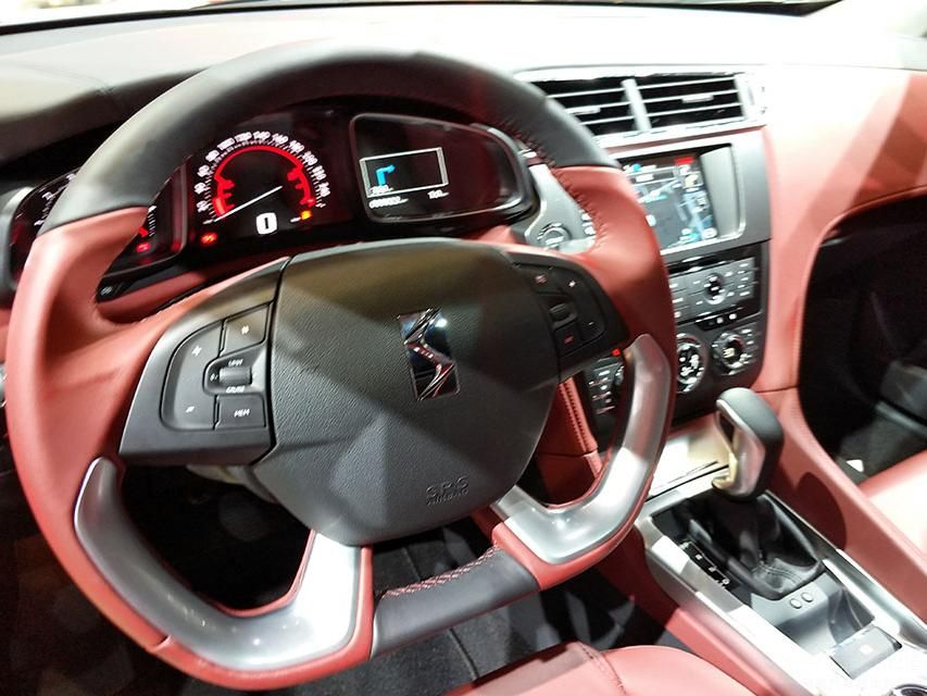 DS 6ڵƷǵͷʽʱз񣬿ĺܲ泵Ǳϰ벿ʹ˴ĺɫƤʱᡣ