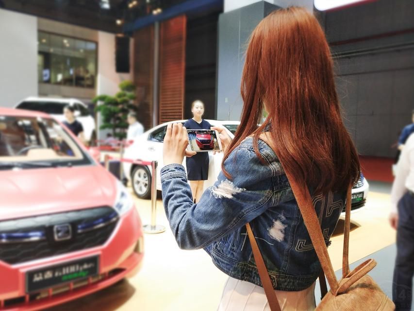 �����̲�ס�����ˡ���Ů���۾���ֻ�г������ҵ��۾���ֻ����Ů��