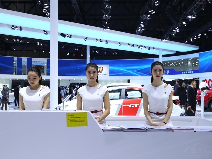 ��������һ���ˮܽ�ء���֬ѩ������ɫ�����ķ����κ����