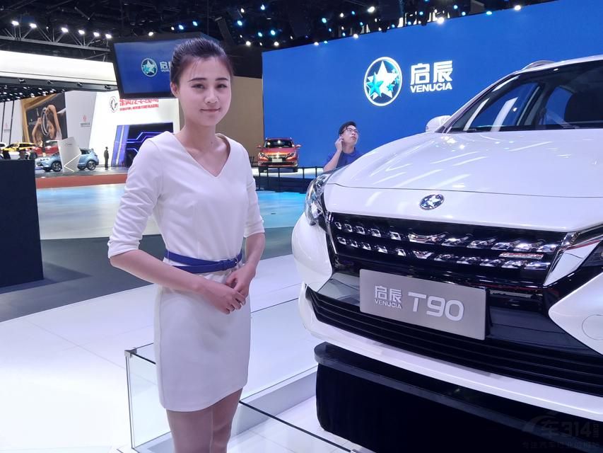 ��ɫ�����ޱȣ���������һ�㣬�ƺ�Ҫ�γ�ˮ����˫Ŀ��������ü�˳���