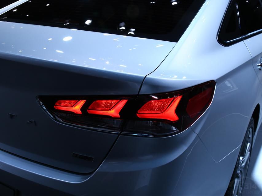 չ���䱸��˫�߹����������Լ�����ķ��⾯ʾ�壬�����ϸ����˶��С�