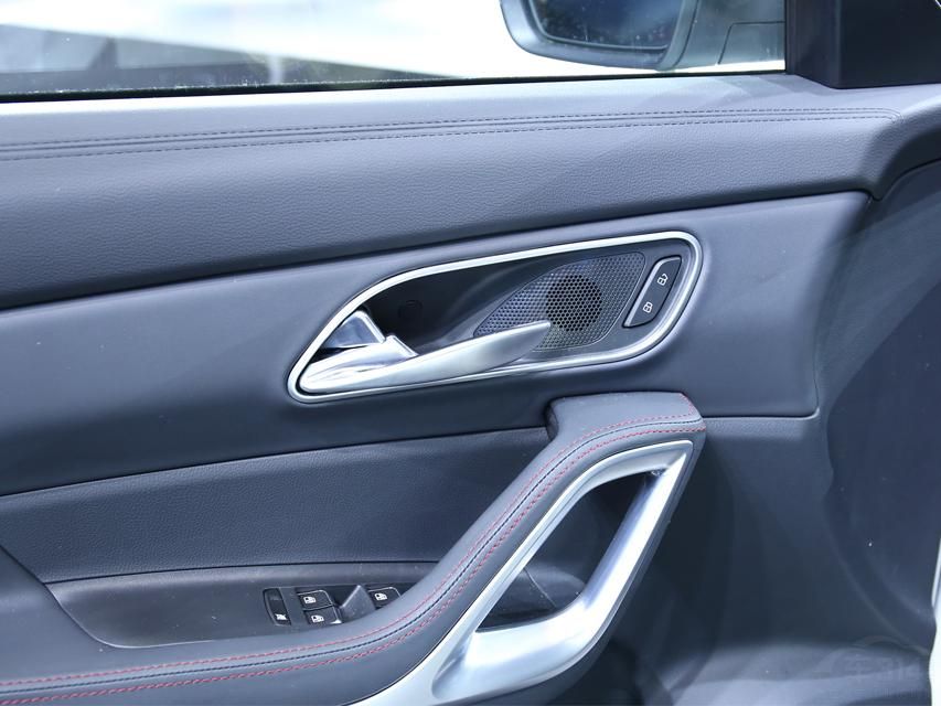 ˫�߹�˫����������������˶���Χ��