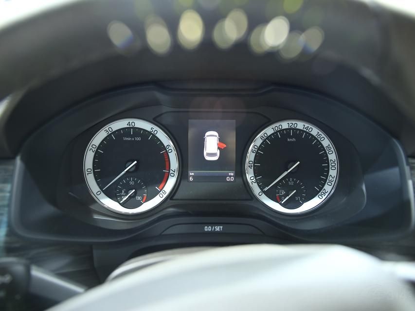 �µ��ǿ˵ĳߴ����ͬƽ̨��;��L�����������ͣӣգ��У�������ƫС�����֡�