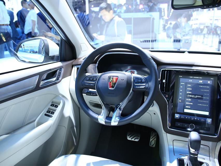 �п�̨�·�����ťʽ�����ŵ������ƶ���������ǿ���������⼰���ּ�ʻģʽѡ��