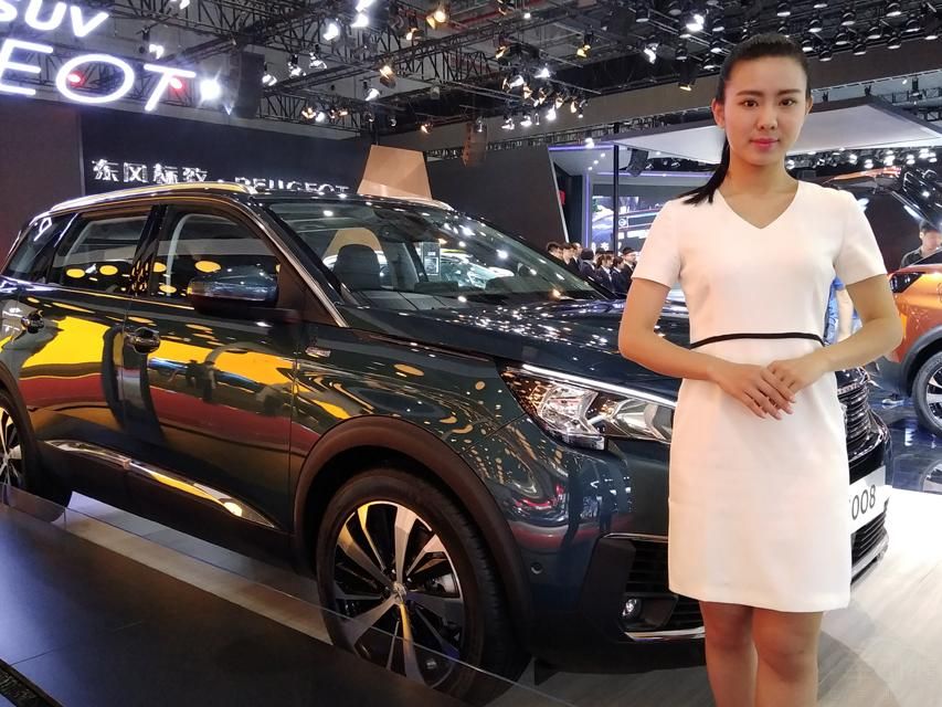 �Ϻ���չû��ģ��û��ͷ������ˣ���Щ������Ա������ֵ�����ߡ�С����ʹ�Ŭ����Z17mini���͸��ּ���ò��������һ������Ů��