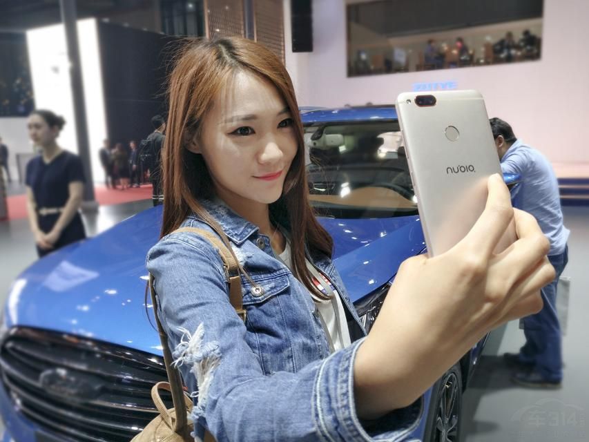 2017�Ϻ���չ����������Яi6 16T��ei6��Vision-E��֮��������ࡣ�˼�λ��������������RX59.68-17.98���غϣ���ͬ����������Ϊ��ȫ���׿������������γ���SUV���Ĳ�Ʒ����С�����ʹ�Ŭ����Z17mini��һ���������������ᡣ