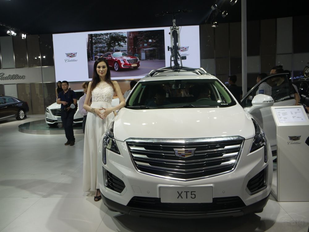 ɫĿԱվƤ㣬͸һɰĸо