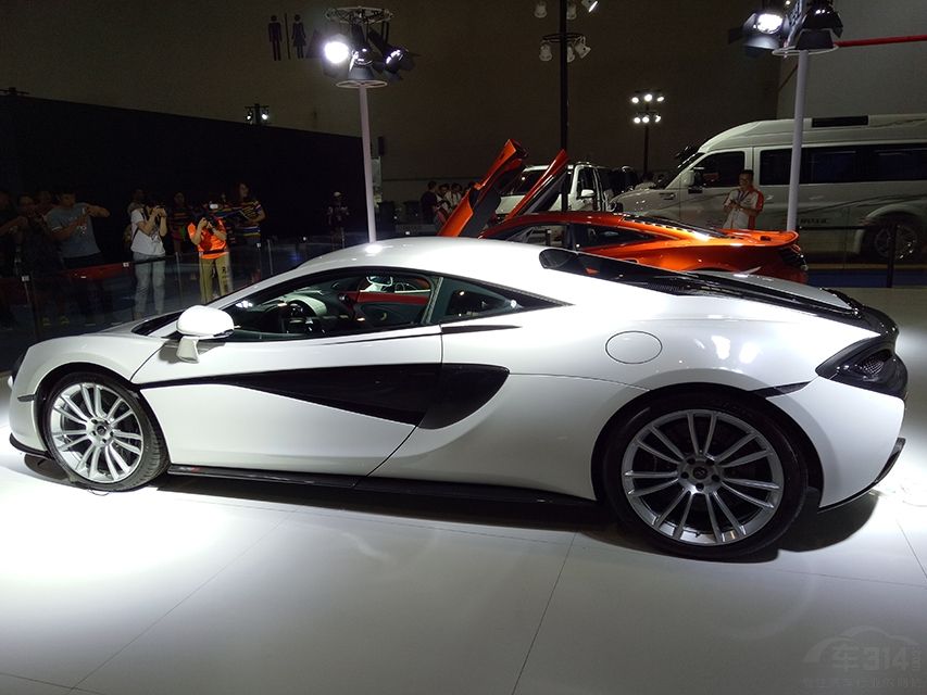 ͨ7ǰ˫䴫ݵ֡3.2ܹ0-100 km/h٣0-200 km/hٺʱ9.5룬ٴﵽ328 km/h