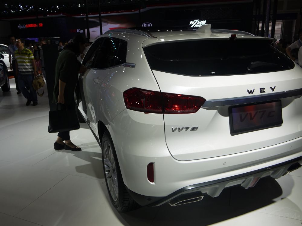 β½λԣӺ󷽿ȥЩﱳʽƣϺ󵲷粣Ƚխ˶ֵĽΪԡ