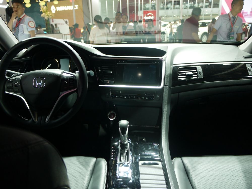 ˼ƲӣߵǼԼ·ߡǵ׺ĺɫԪػڼԼ֮һֶУƫʻϯпֶ̨ٴηŴ