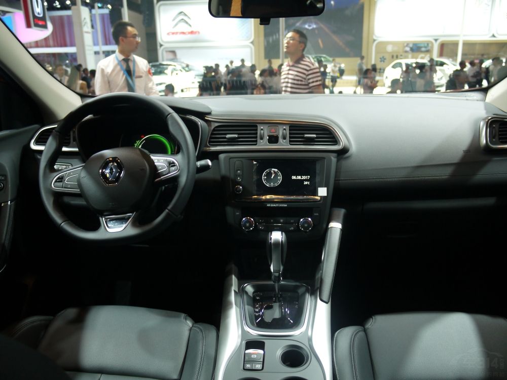 װSUV⣬׼ξλп濥ĶλƵġ