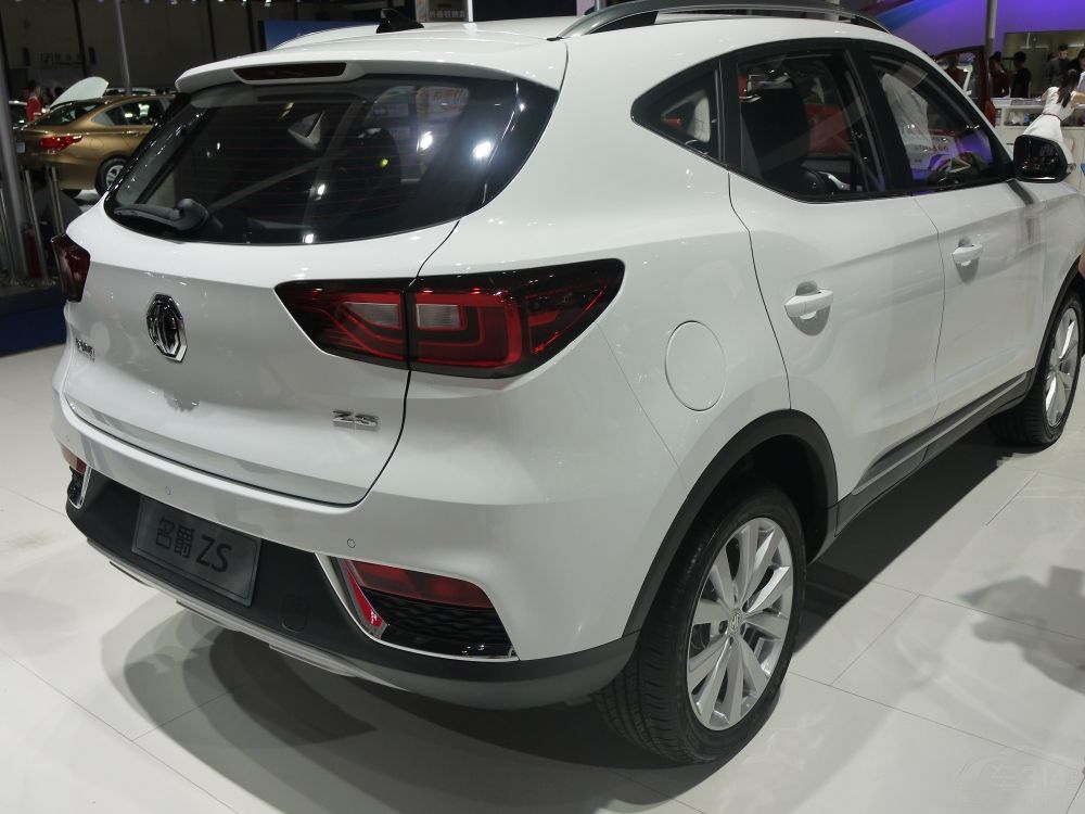 Ȼֻһ̨СSUVZS˷ḻĴռ䣬ݻСõĳűλãǰſɶˮƿʵԺܸߡ