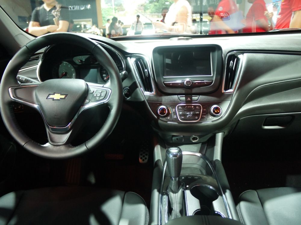 ÷棬֮ǰҲϸˣ2.5L䳵ڸ߿Ƽŷǳ۵ı֣ŵͬҲǶˮƽ