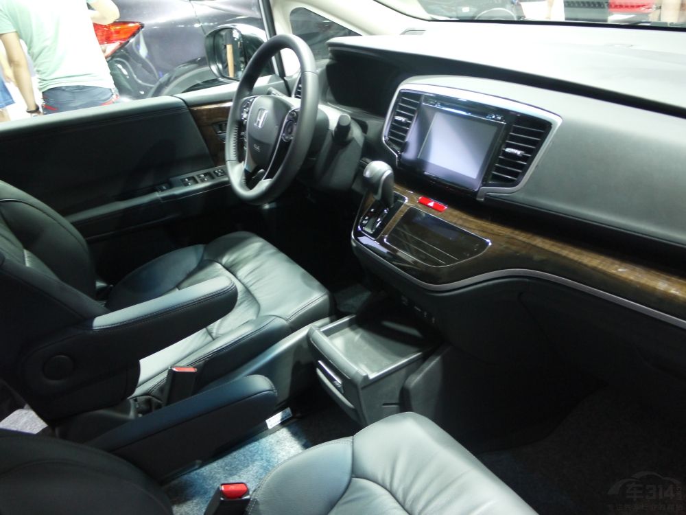 ȻܲŻῼ7MPVĿ϶ǻῼǵʵԣΪ2+2+3β֣λðѵڶη