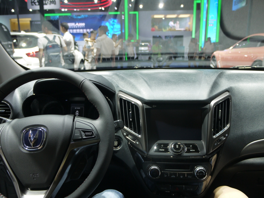 ڳѡɫϣƳͬҲ7ɫɹѡ񣬻ڳϽаɫʽȵĶơ