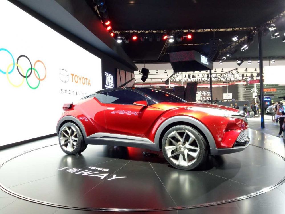 C-HRǷ׿СSUVߴ紦ĿǰСSUVˮƽ߷ֱΪ4360/1795/1555mmΪ2640mm