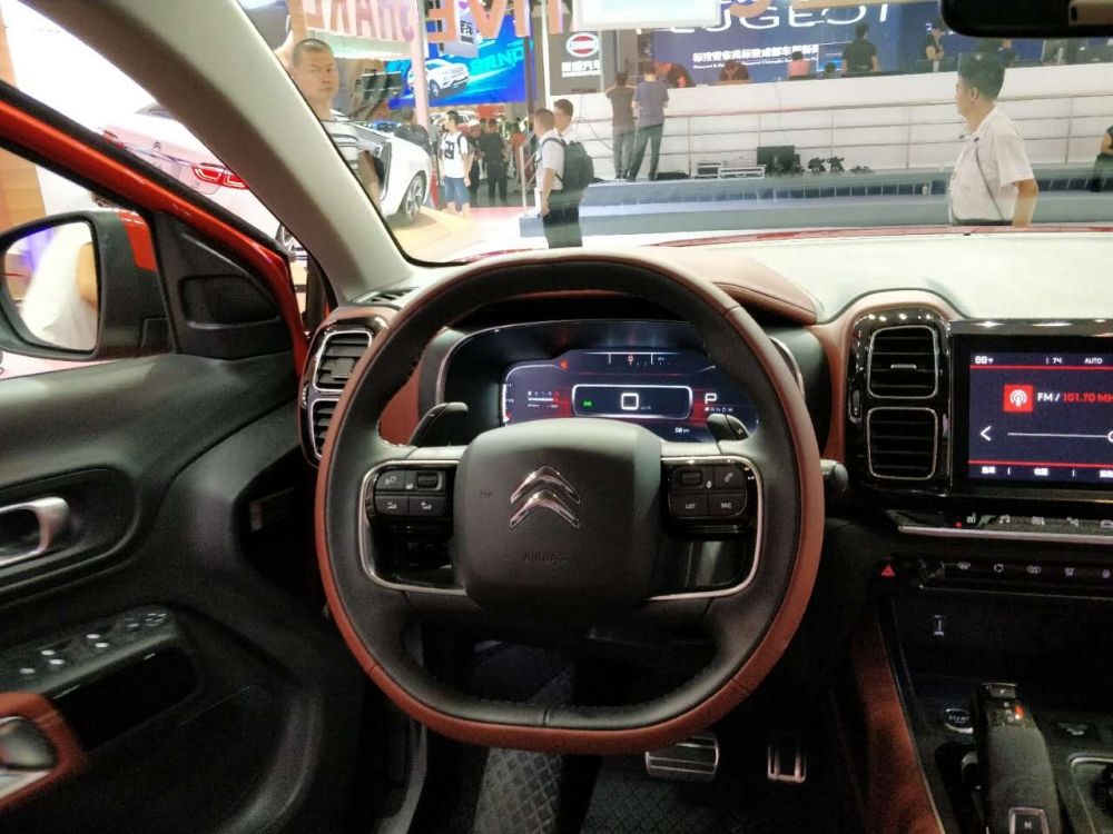 ϣ³ηѩC6ЩƣԲǾԪƣп̨Ҳʮ룬˫ɫɫľʸС