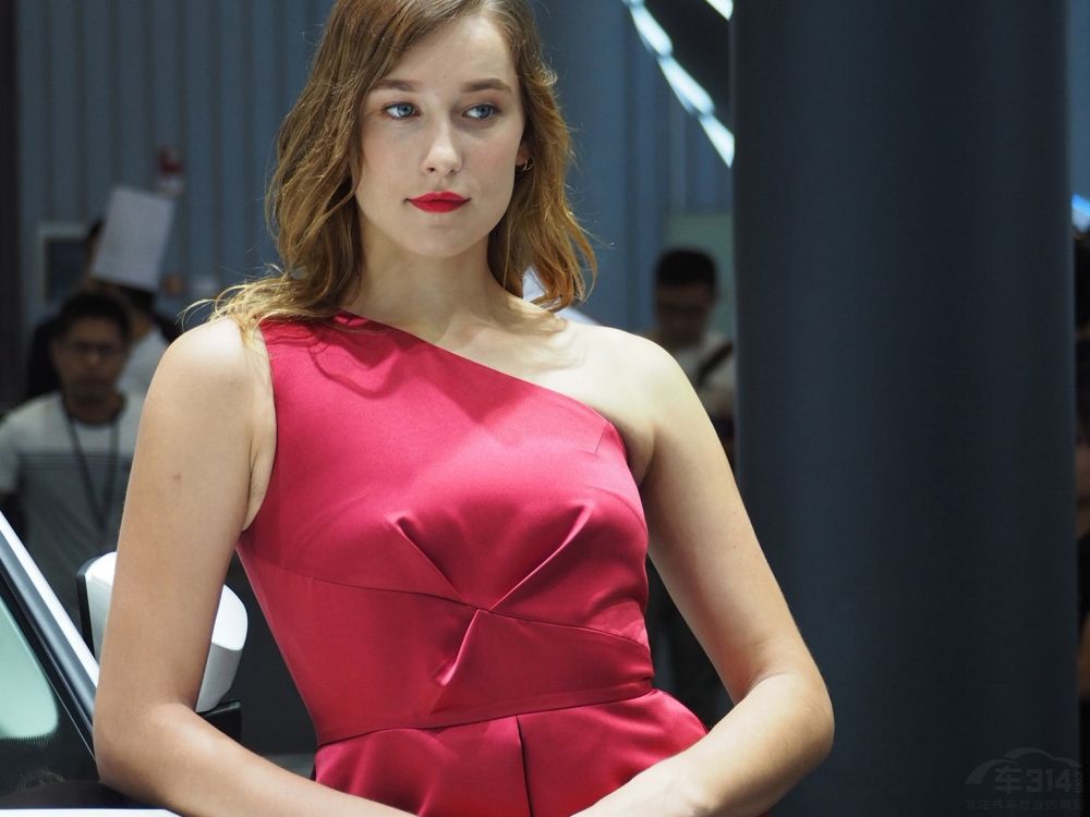 ˰죬ֻ˹´չ̨ϣҵһӣѵǳɶչΨһŮ?