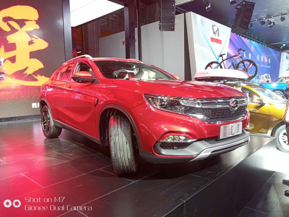 ³ơGLAߴ緽棬½ңĳ߷ֱΪ4439/1835/1550(Ϊ1580)mmΪ2700mm