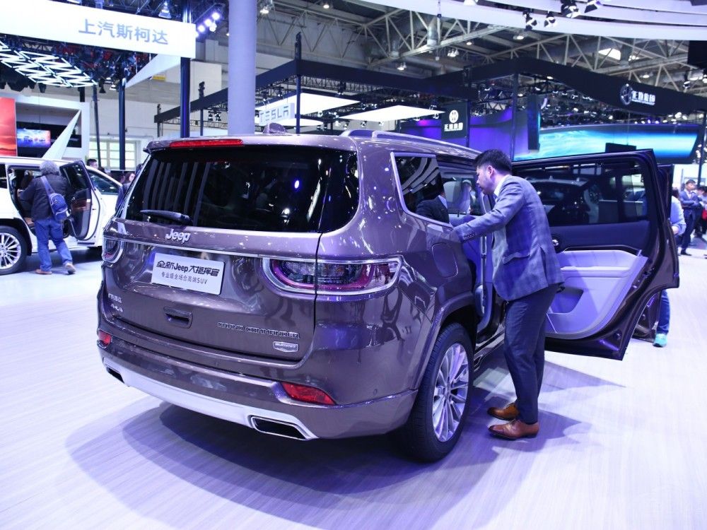 JeepָӹΨһۼ۸ߴ27.98򣬿ƺȺ˲٣Աþͻ֣ᷢͬºJeepָӹٵļ۸޼Ȼ߾ֱ߱Ӿϵ