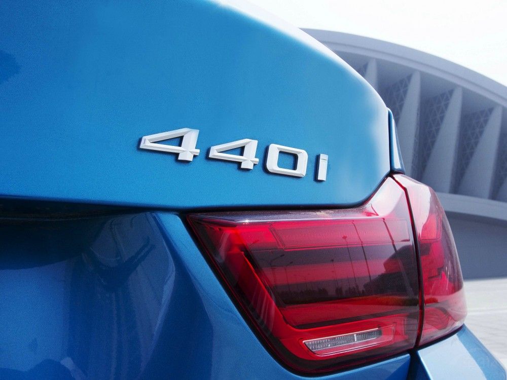 440i xDriveΪM4ϵ֮򵽵ǿ4ϵӲˮƽͲû˵ּʻģʽѡٶȿʻģʽı䣬ϸỬ