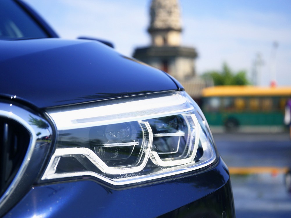 Ȼ525Li M˶װͺװļ۸ͬҲȫһ£̨ԼݳϱLED涯ƴƣںװҪ1Ԫѡװ