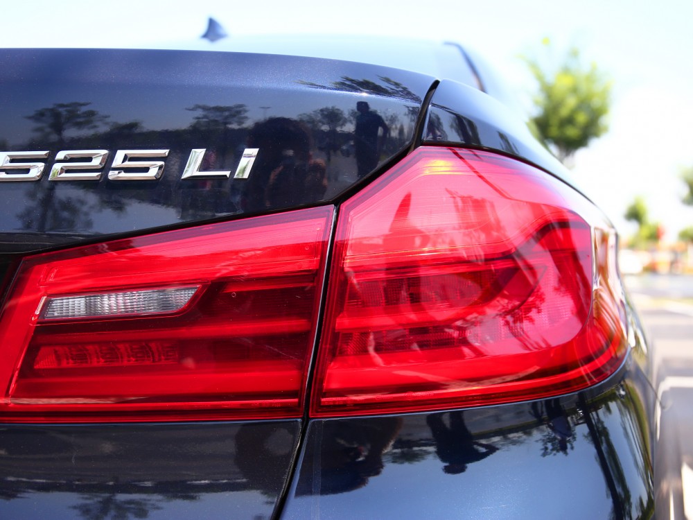 Ϊ525LiһγΪȫϵ䳵͡ȫ±5ϵȡ֮ǰ520Liͣǲһȫµʽá525Li֮ǰġ520Liͱ۵E 200 L潻档