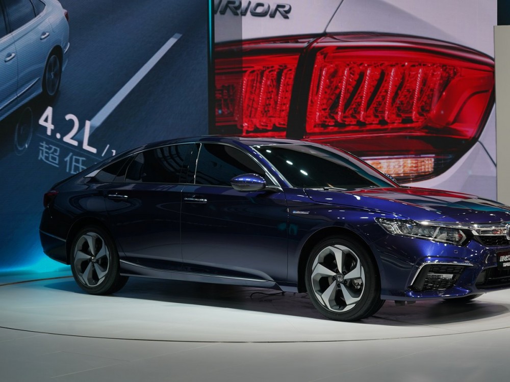 ³ǰȡŸĴʽƣȡ֮ǱƽСդᴩƹɫȫLEDƺǰոϴߴĽڣ˶ʮ㡣