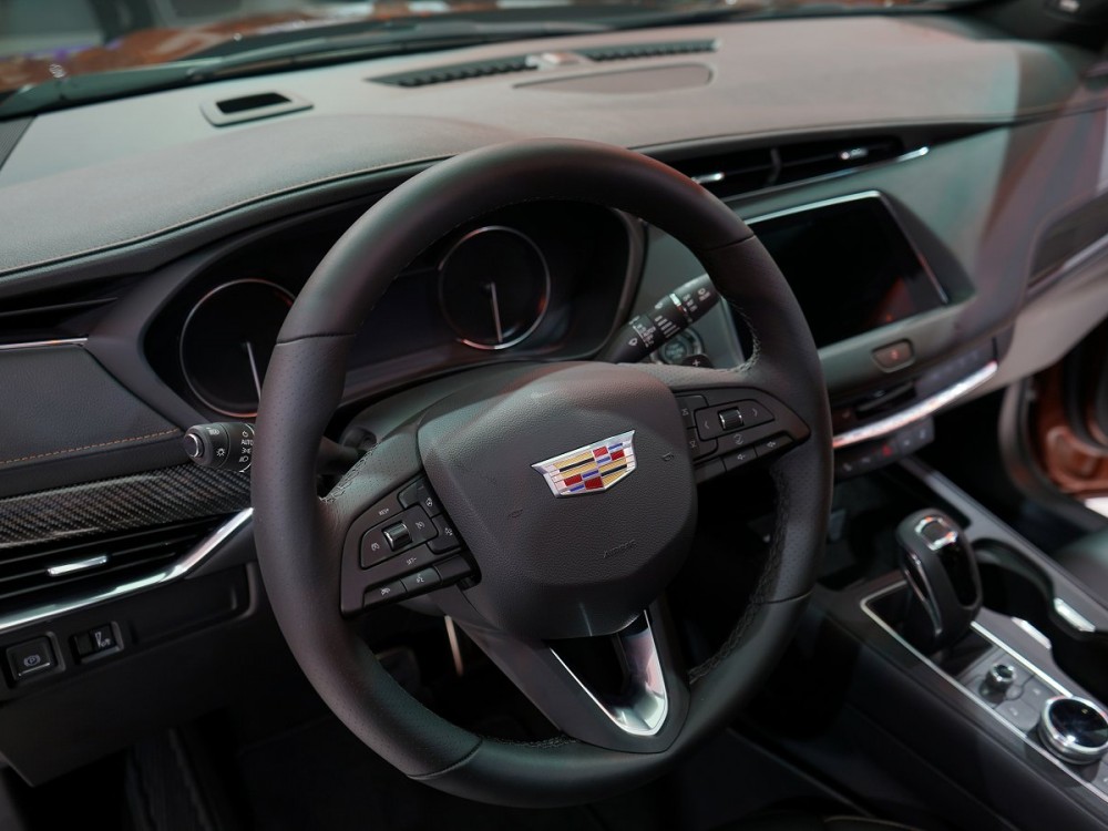 Ʒ棬ȫXT4÷ǶԳƣöεĸԣп̨ôƤգ¸С