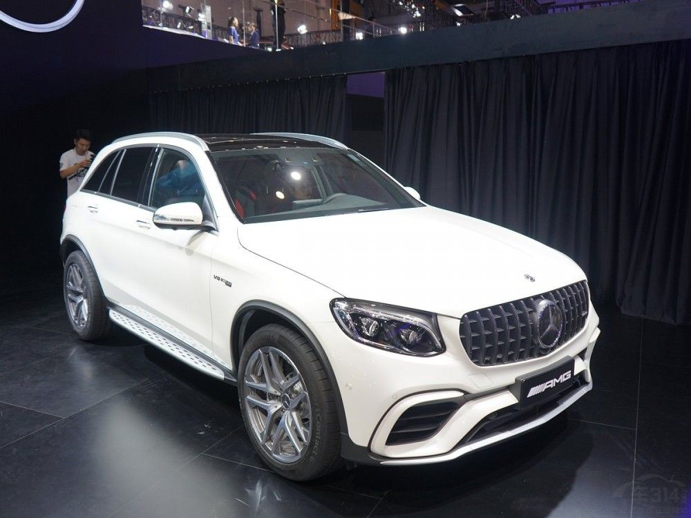 ͨGLCAMG GLC 63ӵAMG׼ӿŵĿ峵˶еǰոܡȹȦɢԼǿֵܱAMGߴḀ̇ƶϵͳ