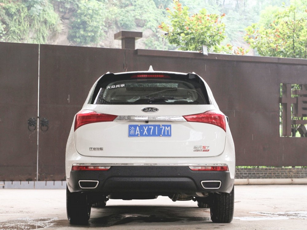 βײ˫˫ֻǶƸװμΪߵĲ֣ںΧڣȫһµA8Lơ