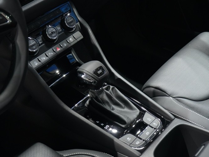 ϣ³ڿµǿ˵ƽ䱸һʽ˶Σһ˶УϤ³ȫҺǱ