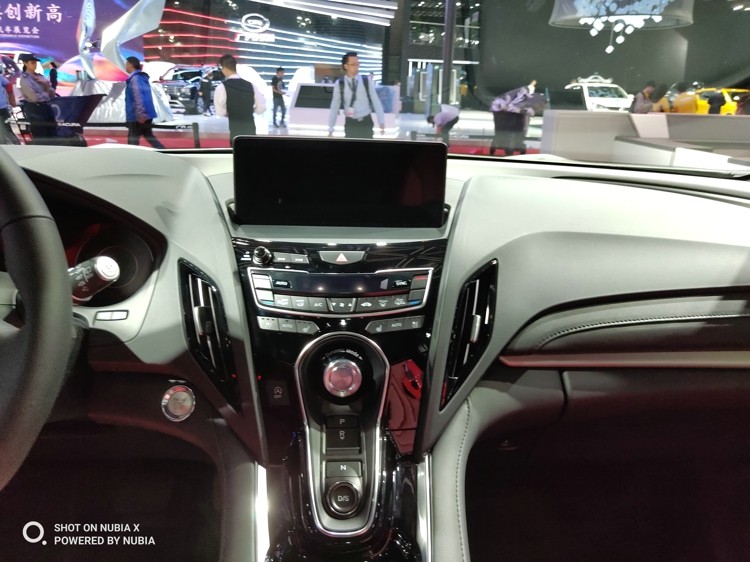 ϸϣ³Ķ๦̡ܷпּ̨ʽпکµƷʽпߴﵽ10.2Ӣ磬ƻCarPlayֻȹܣִ֧