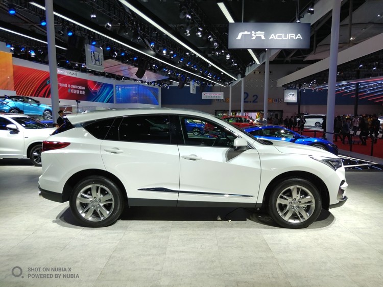 ϣȫRDXԭ֭ԭζر˺泵͵ƣ־ԵʯνդLEDǰ飬ԼҲηḻǰΧƵȣӪ˸˶ķ