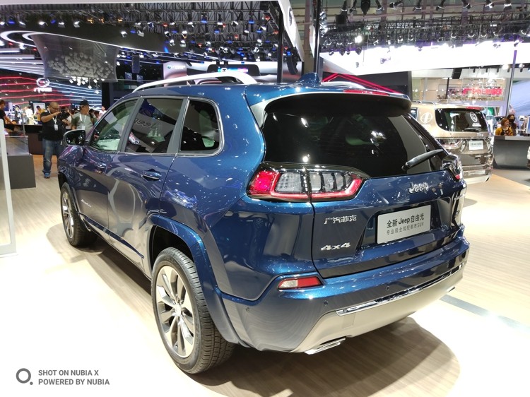 ԽҰϣTrailhawk汾ͨӵSelec-SpeedģʽеʽغŲRockʯģʽȡSelec-SpeedΪװ·ӦѲϵͳڵģʽֶģʽ¿ʹڲҪŻɲ£ʵͨȡ