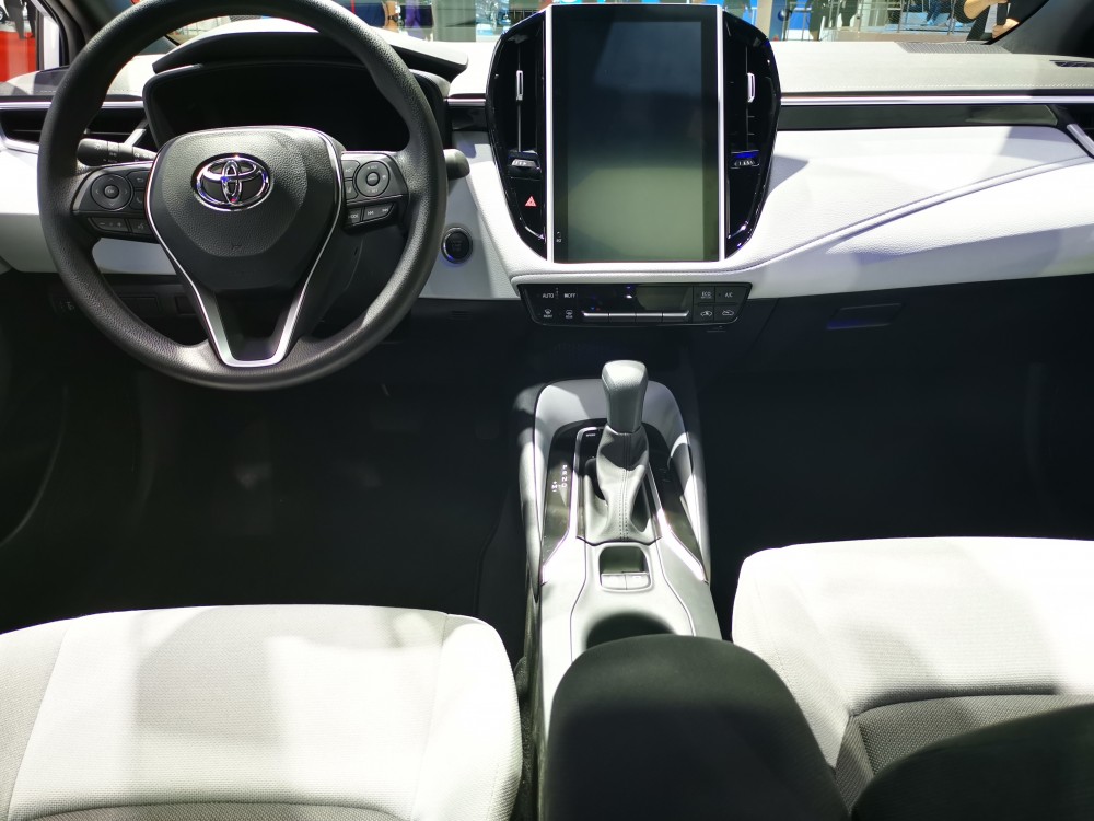 йгƳˡƼ桱ͣصһõ12.1Ӣʹ10.8Ӣ̧ͷʾ7ӢҺǱʾʵͬʱṩػͷ