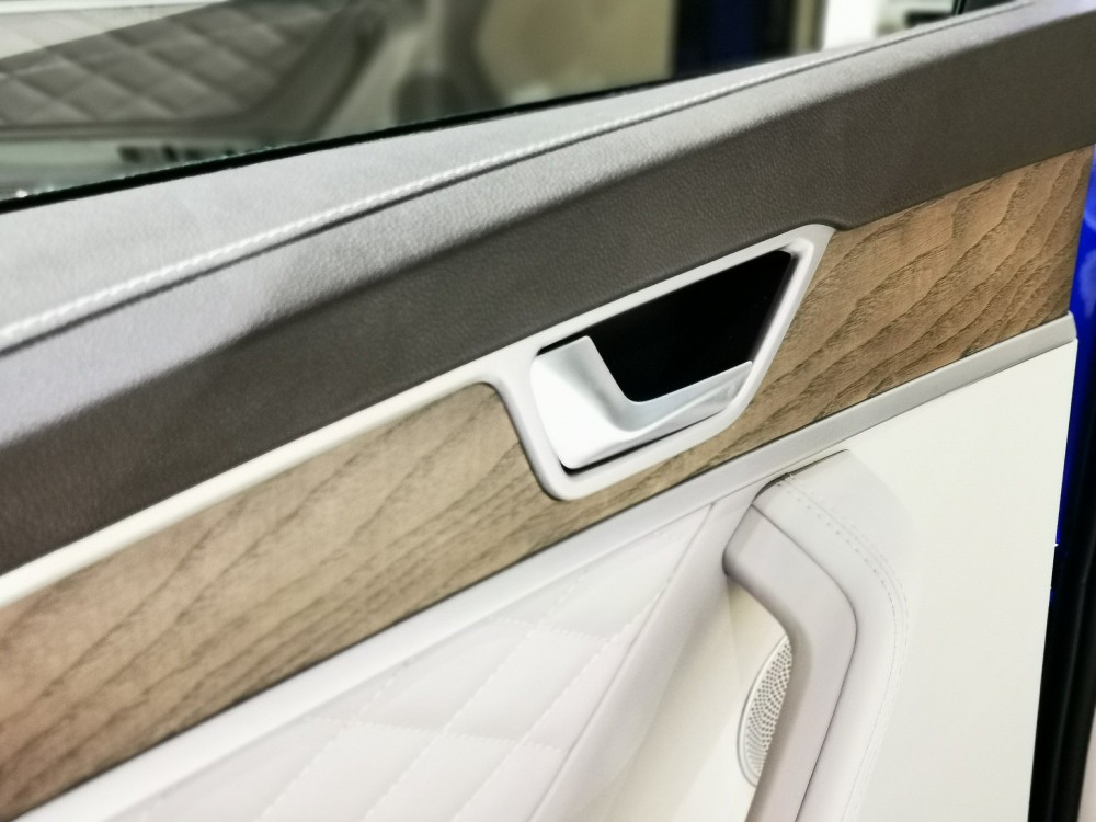 ����HS7�����Զ������������͸߼�Ѳ����ӵ�¸������ڵ�L2�����ܻ����ֻ�Զ�̿��Ƶȹ��ܣ�����ʹ�ô����ĸ�ǿ�ȸֲ��봴�µĳ����ṹ�ó����ṹ���ᣬǿ�ȸ��ߣ��������������ƶ�������TCS���ֿ���ϵͳ��ǰ��ײԤ��ϵͳ�ȣ�����ȫ��λ������