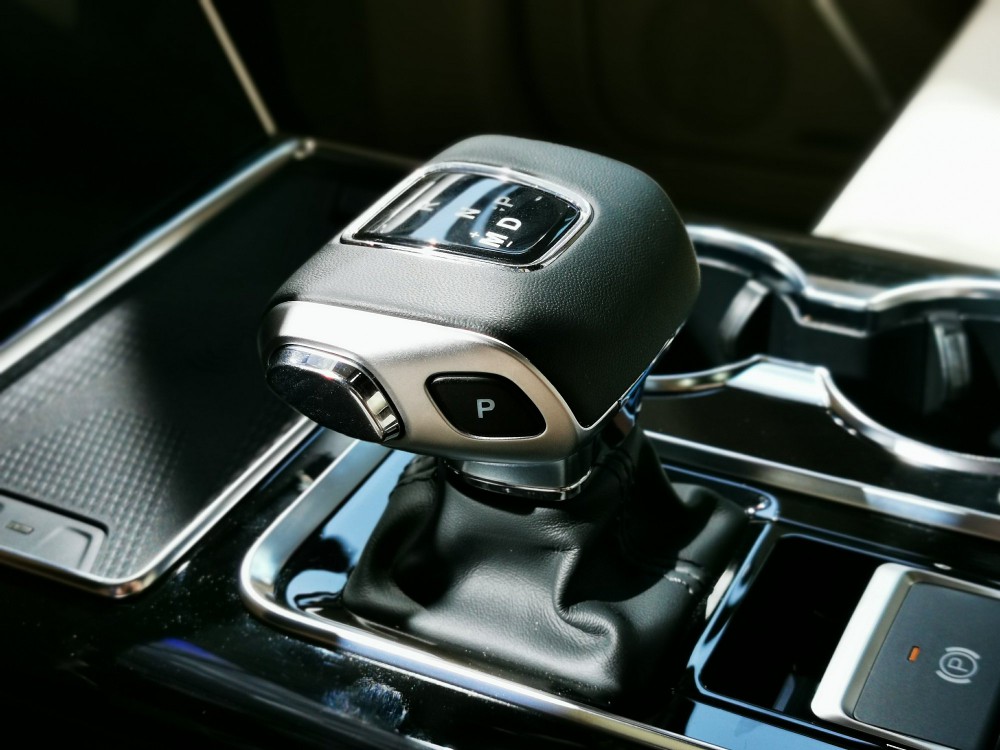 ����HS7���ص���һ�������з���CA6GV30TD��3.0Tֱ���е��ѹ�������������338��������ֵŤ��445ţ���ף�����ϵͳƥ�����԰��ŵ�8���Զ������䡣���ֶ��������ͬ��λ�ĳ����о��޽��С�