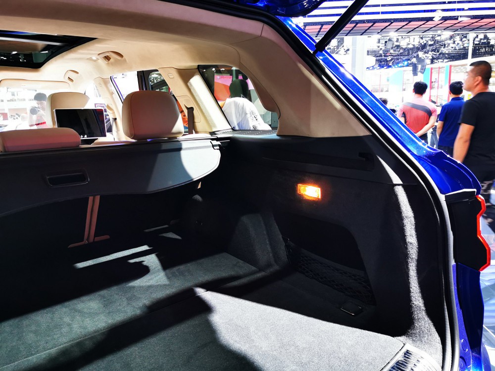 ͬʱ������ĳ��ڿռ䡢�����NVH���ܡ�14��綯���ε��ڡ���������Ӱ��ϵͳ�������������յ�������ҲΪ�û��������콢�����������ʡ���������顣 