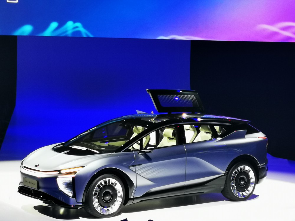 ������ͨHuman Horizons�Ƴ����º������ܴ���Ʒ�Ƹߺ�HiPhi���׿��������ͳ��ߺ�HiPhi 1��λ����ȫ�����ܴ��糬��SUV����ָȫ��߶��г���