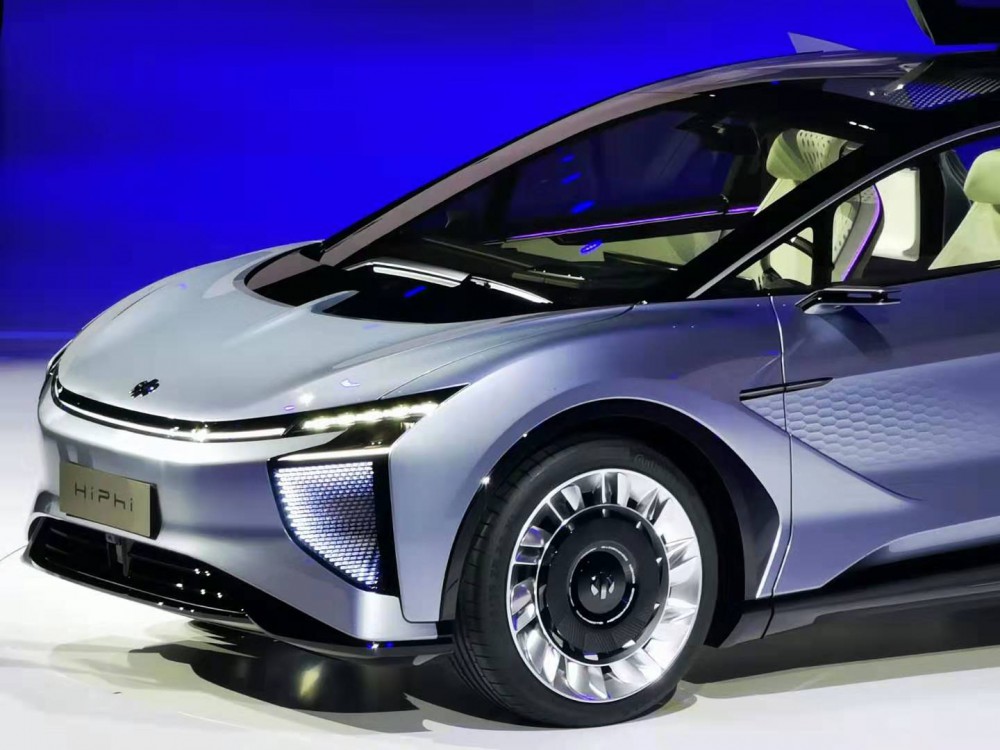 ����Ӧ�ÿɱ�����ܽ���ͶӰ��ƣ�ʵ�����ؼ����Ƽ��û��Զ��壬�������Զ���ʻЭͬǿ����ʻ�������ܣ��߱�20���ֶ��ڡ����⽻����������繵ͨ����Ӫ��ḻ��ʹ�ó�����