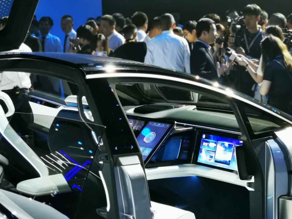 �״�����ǰ������ͷ+˫��360������ͷ������360����ʽȫ���г�������֪ϵͳ��